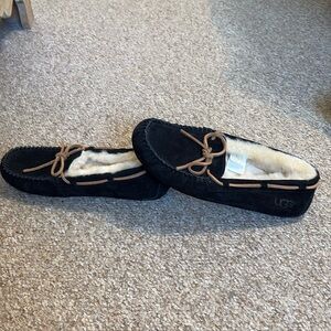 Women's Dakota Moccasin Slippers - NEVER WORN